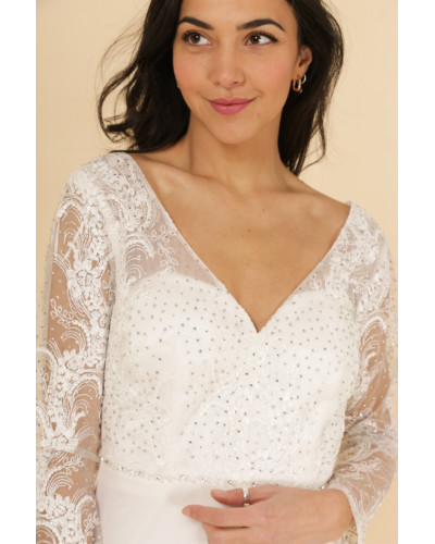 Robe de cocktail en dentelle et strass, Blanche